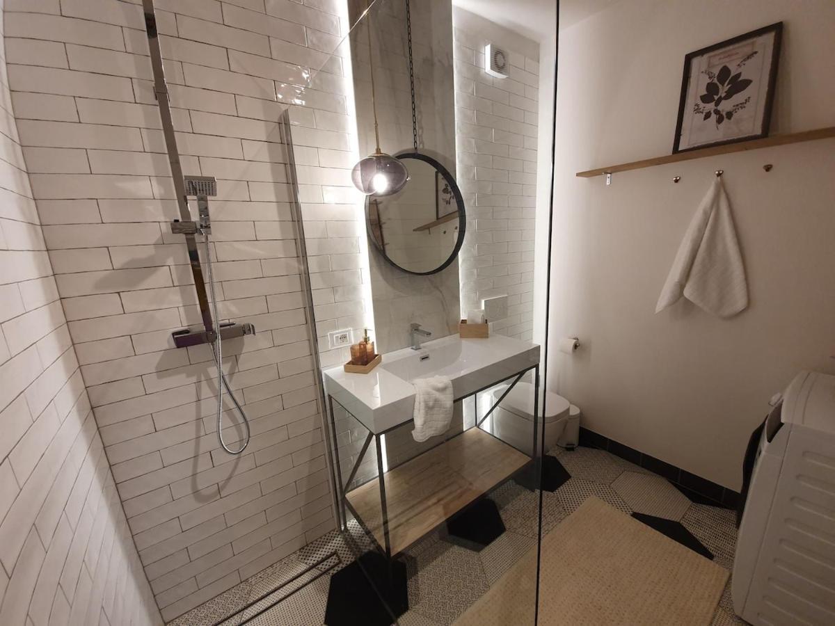 The Mirror Guesthouse - Terme Merano Exteriör bild